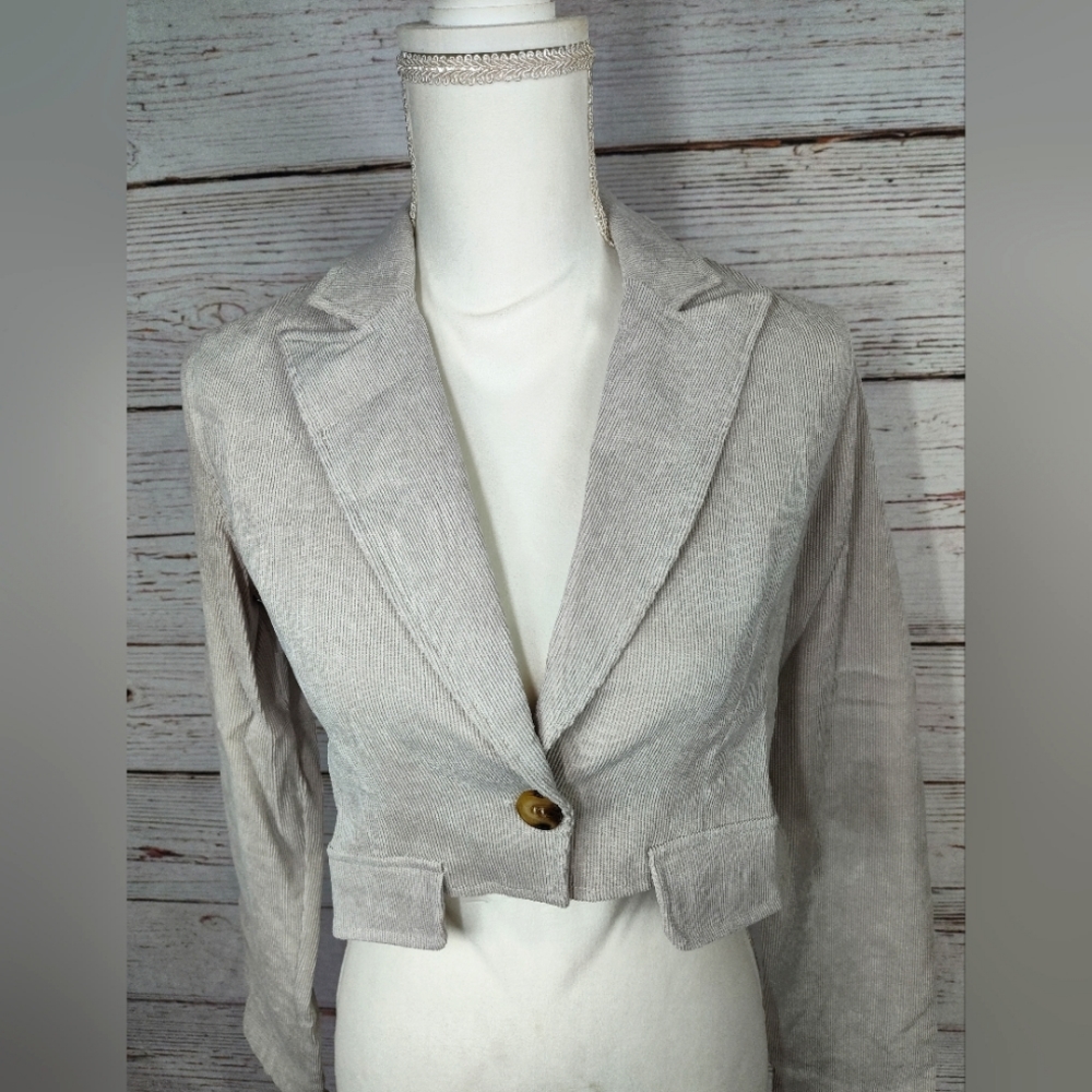 UNIQ Cropped Corduroy Blazer Jacket - Picture 3 of 8